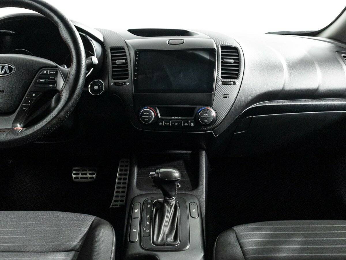 Kia Cerato с пробегом — 2014 год. Фото: #13