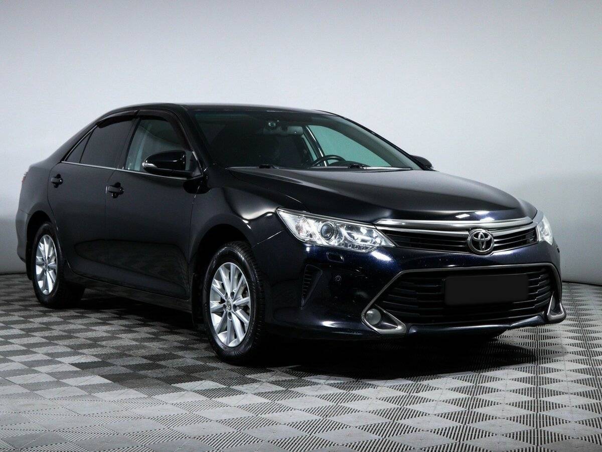 Toyota Camry с пробегом — 2015 год. Фото: #2