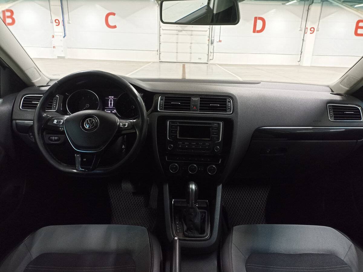 Volkswagen Jetta с пробегом — 2015 год. Фото: #13
