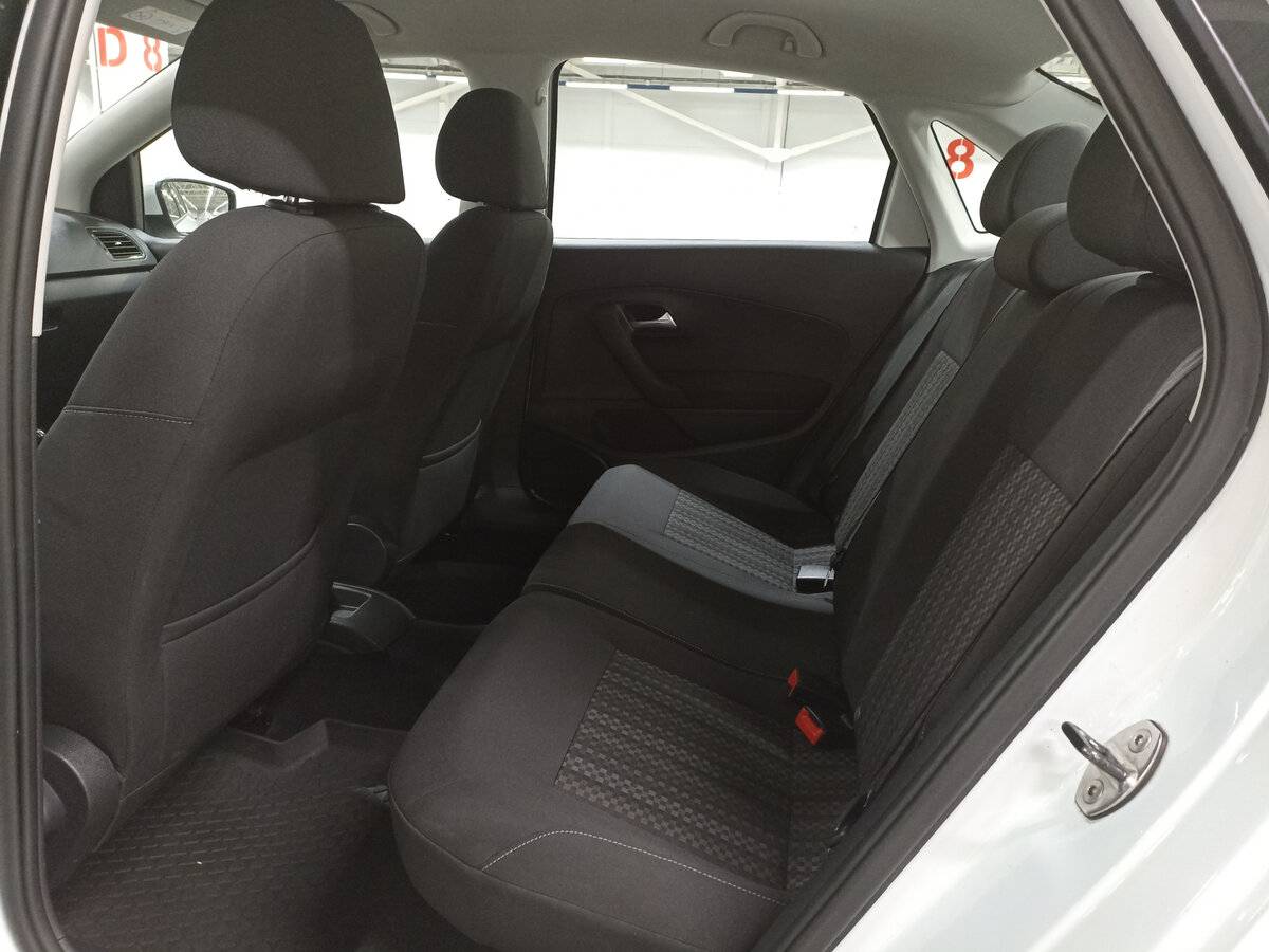 Volkswagen Polo с пробегом — 2018 год. Фото: #11