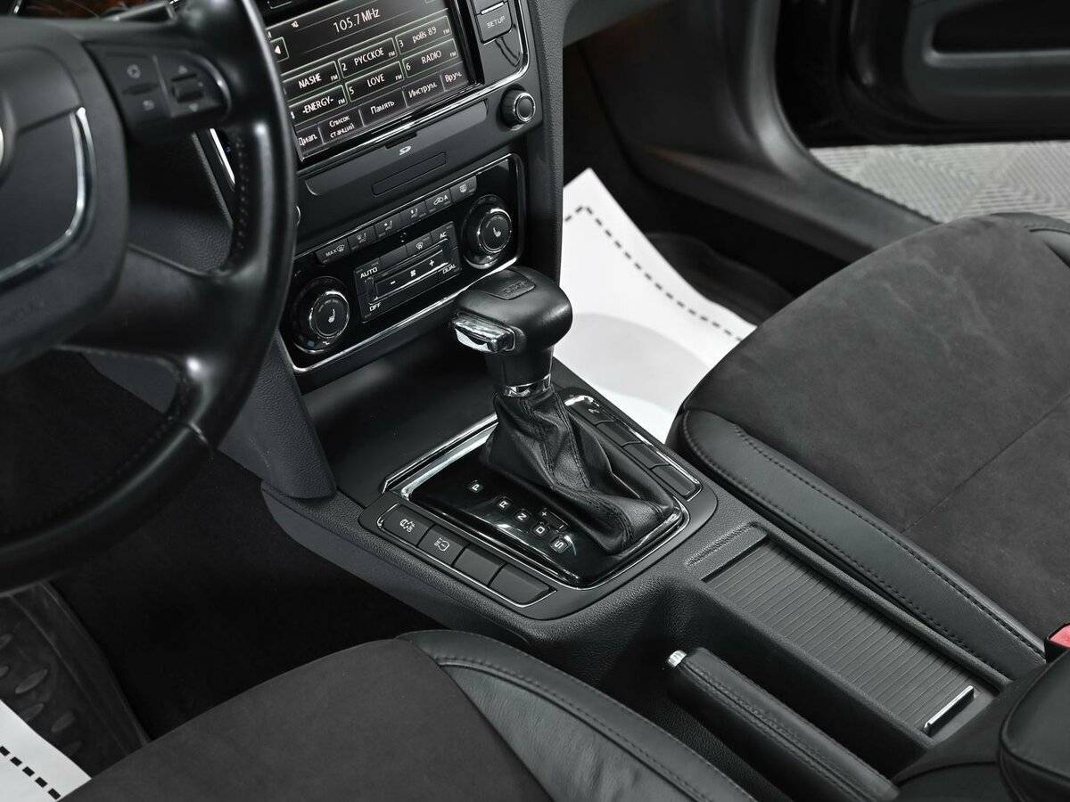 Skoda Superb с пробегом — 2012 год. Фото: #8