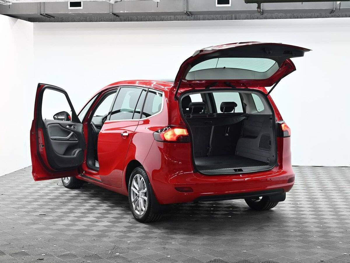 Opel Zafira с пробегом — 2012 год. Фото: #4