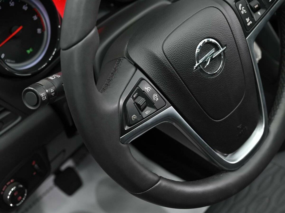 Opel Zafira с пробегом — 2012 год. Фото: #8