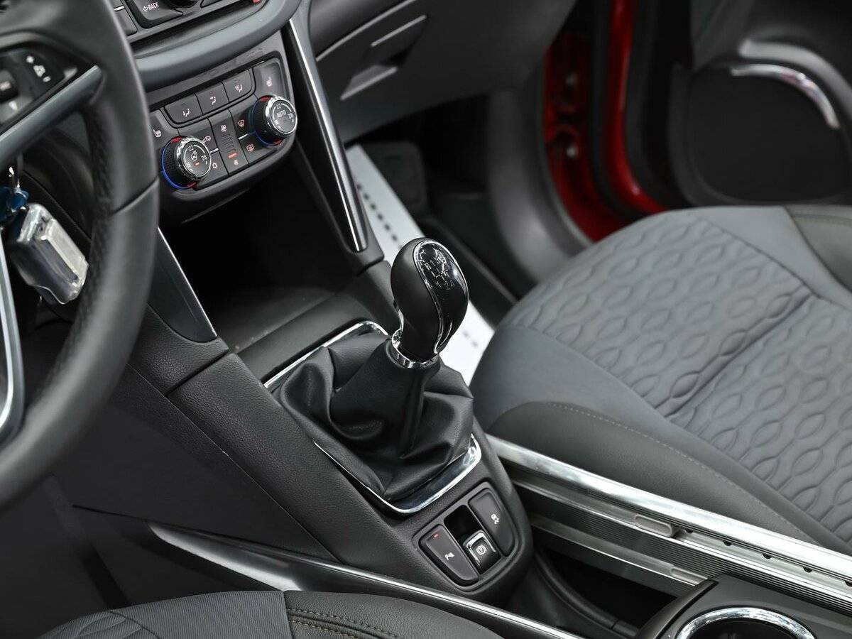 Opel Zafira с пробегом — 2012 год. Фото: #10