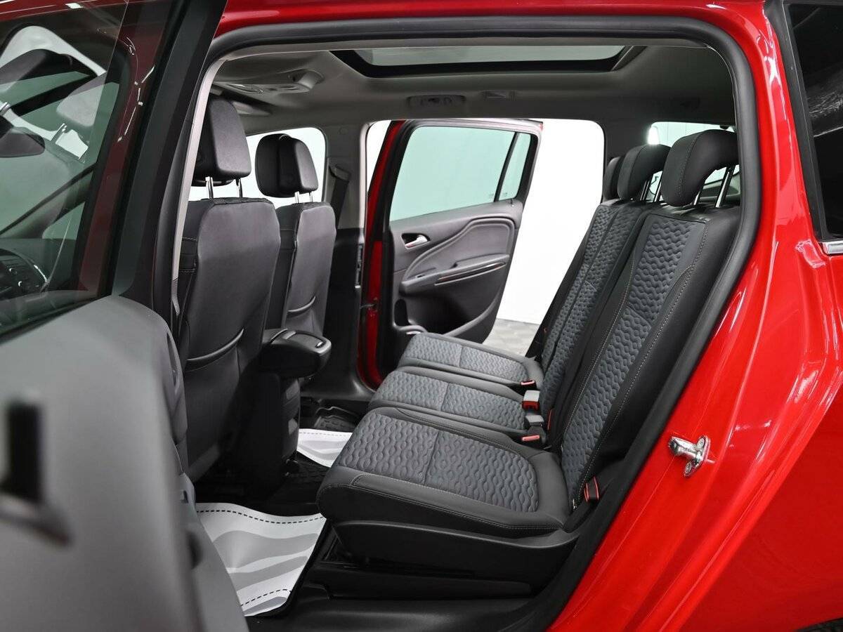 Opel Zafira с пробегом — 2012 год. Фото: #13