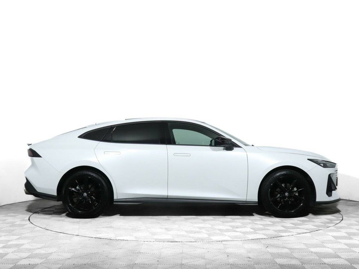 Changan UNI-V с пробегом — 2022 год. Фото: #2