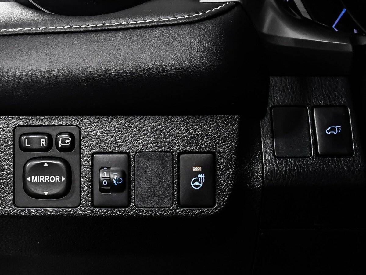 Toyota RAV4 с пробегом — 2017 год. Фото: #13