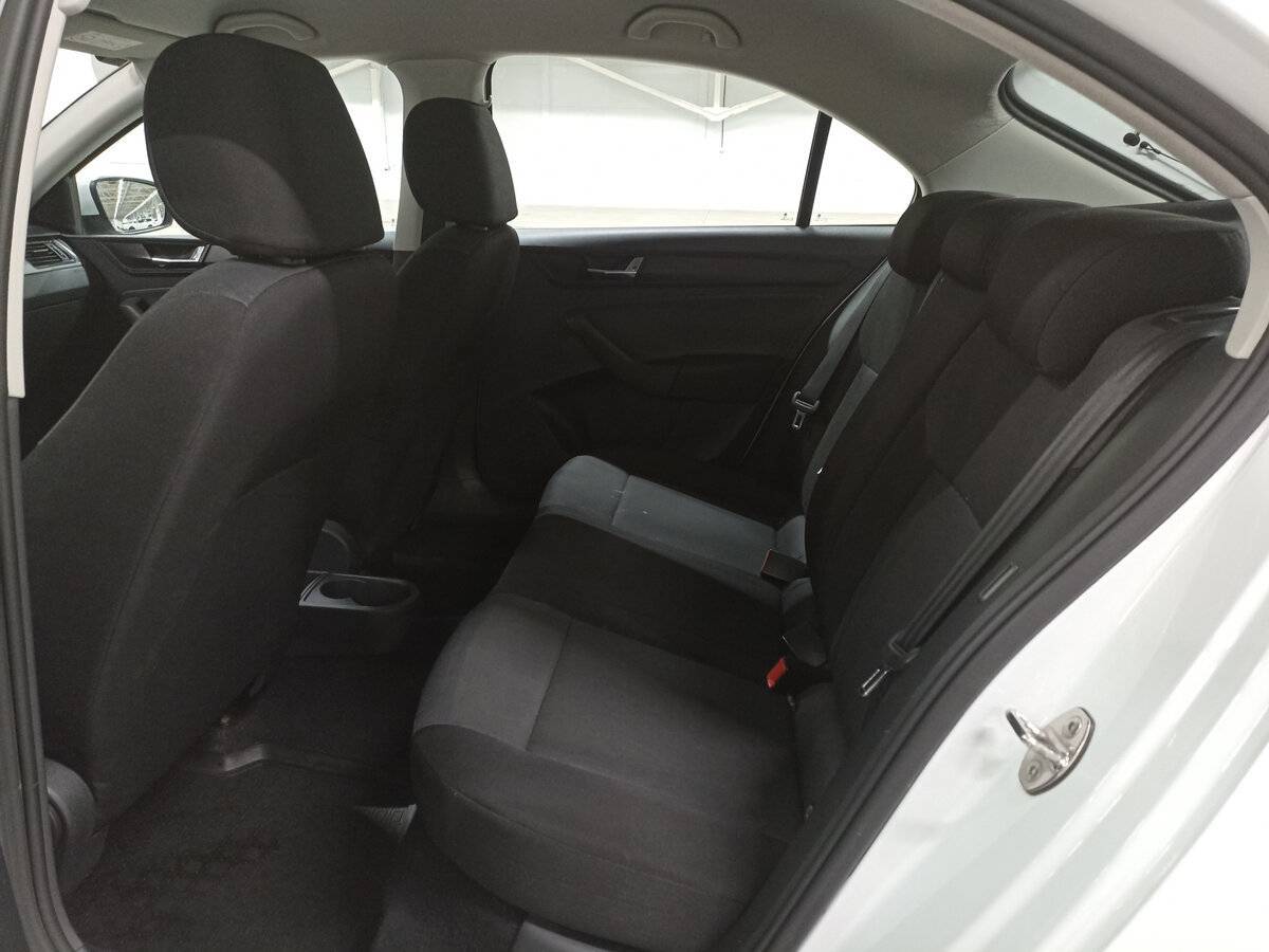 Skoda Rapid с пробегом — 2018 год. Фото: #11