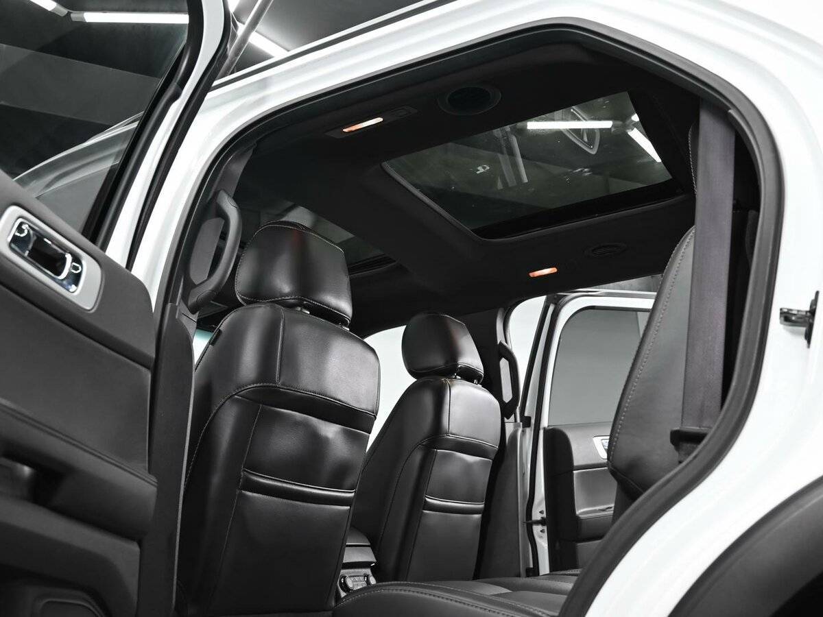 Ford Explorer с пробегом — 2013 год. Фото: #14