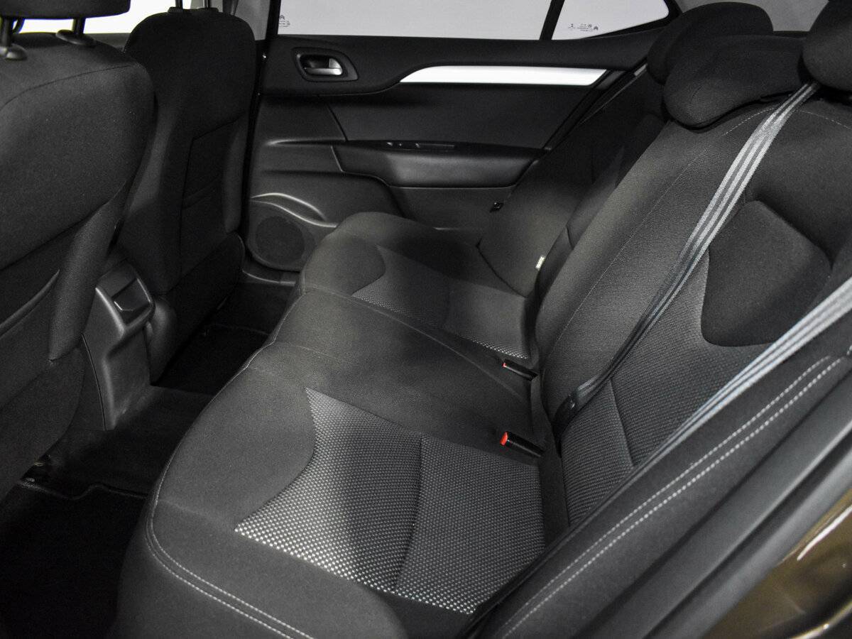 Citroen C4 с пробегом — 2015 год. Фото: #10