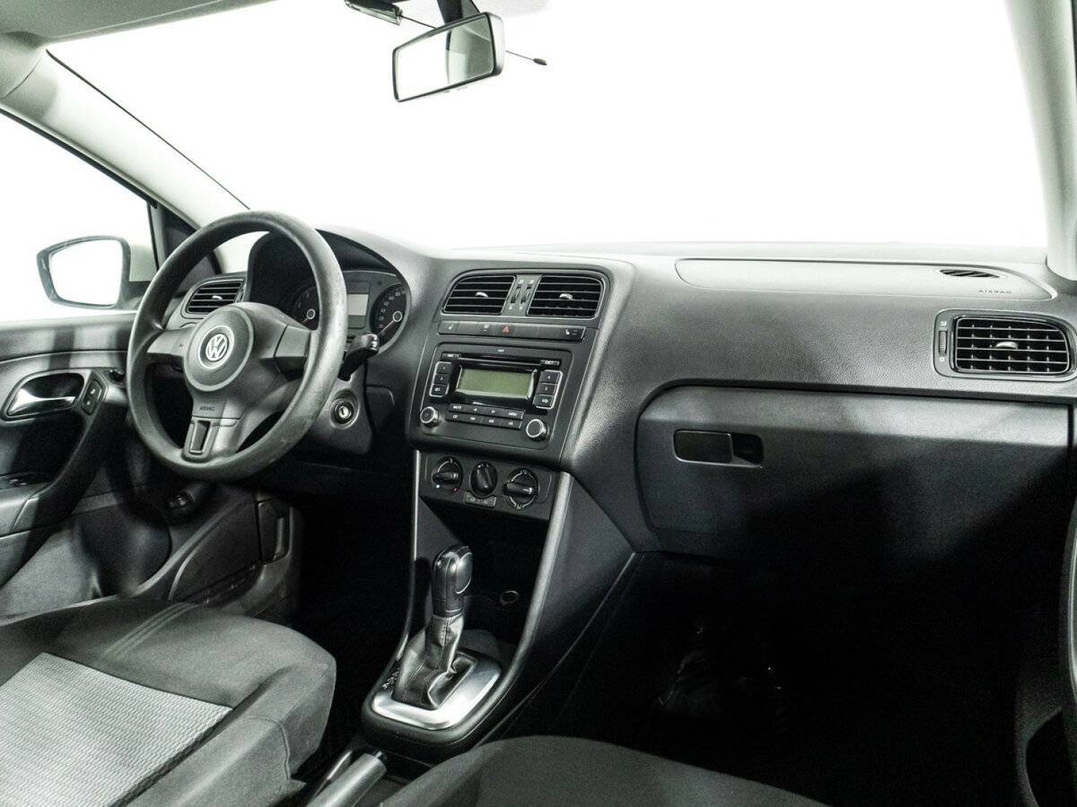 Volkswagen Polo с пробегом — 2012 год. Фото: #8