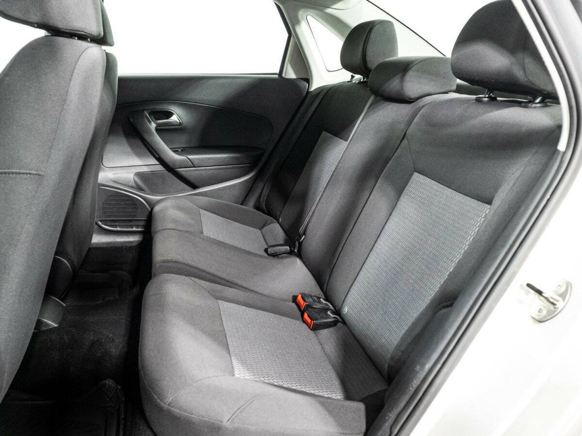 Volkswagen Polo с пробегом — 2012 год. Фото: #9