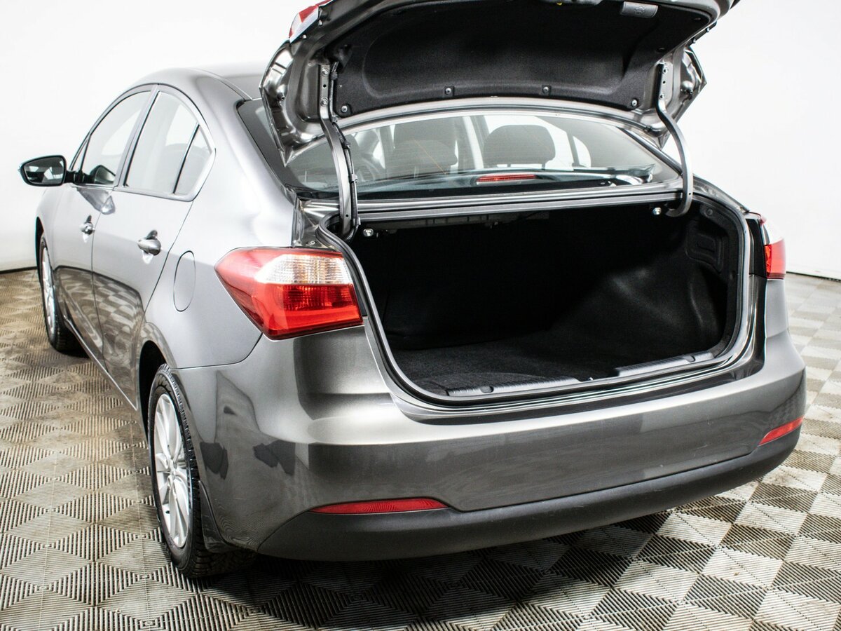 Kia Cerato с пробегом — 2015 год. Фото: #6