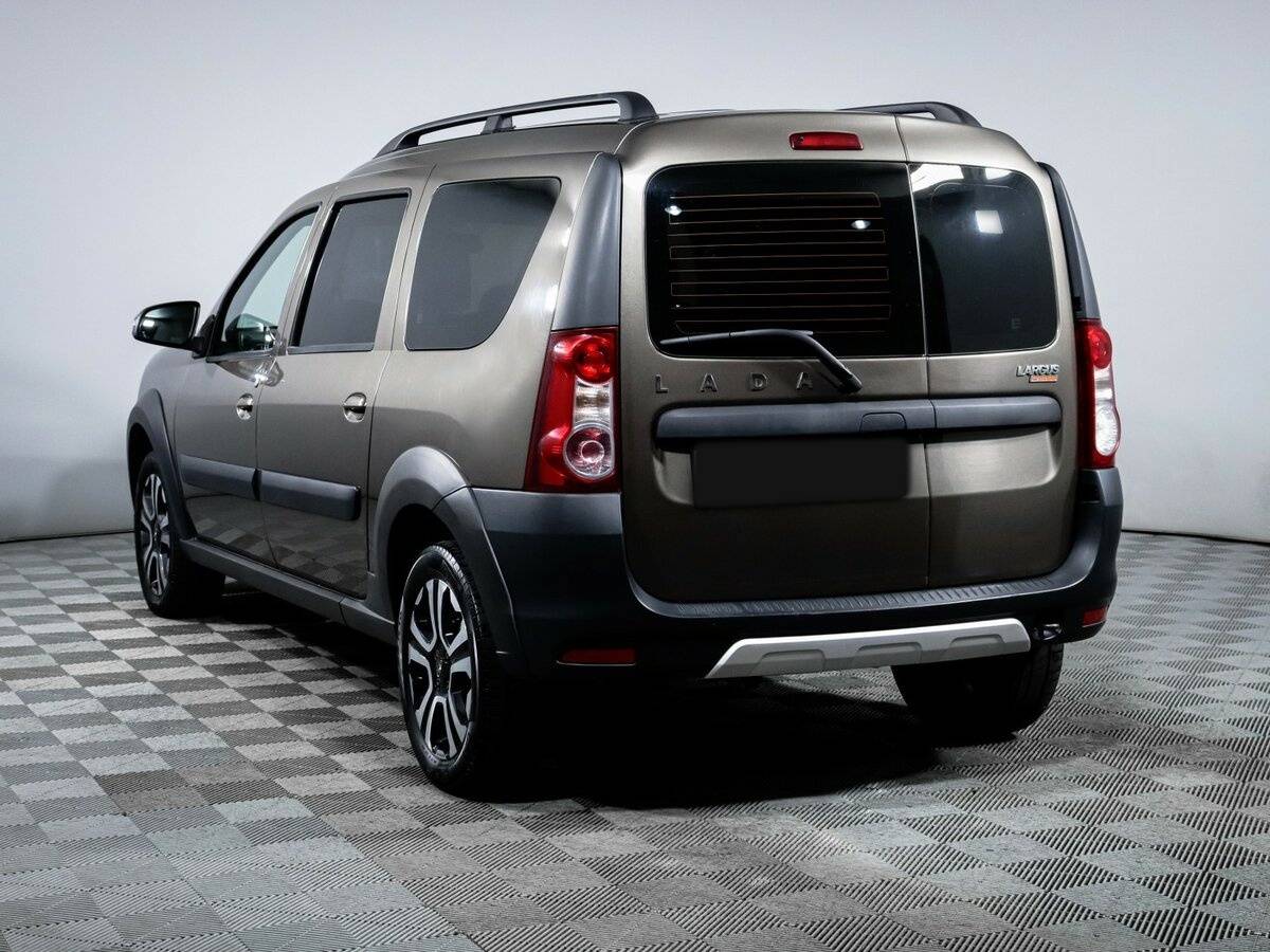 Lada (ВАЗ) Largus с пробегом — 2021 год. Фото: #5