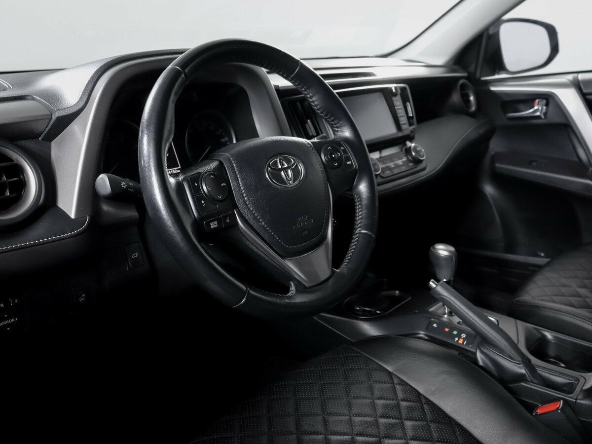 Toyota RAV4 с пробегом — 2019 год. Фото: #12