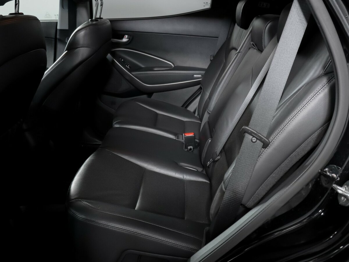 Hyundai Santa Fe с пробегом — 2015 год. Фото: #7