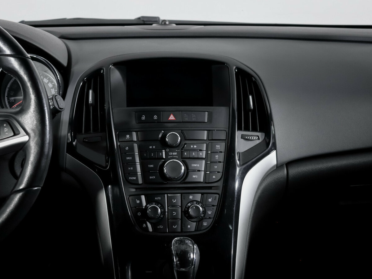 Opel Astra с пробегом — 2014 год. Фото: #10