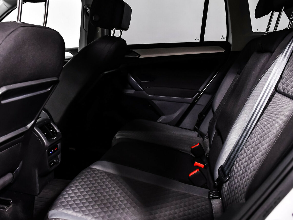 Volkswagen Tiguan с пробегом — 2020 год. Фото: #11