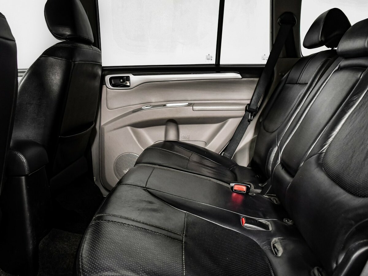 Mitsubishi Pajero Sport с пробегом — 2013 год. Фото: #9