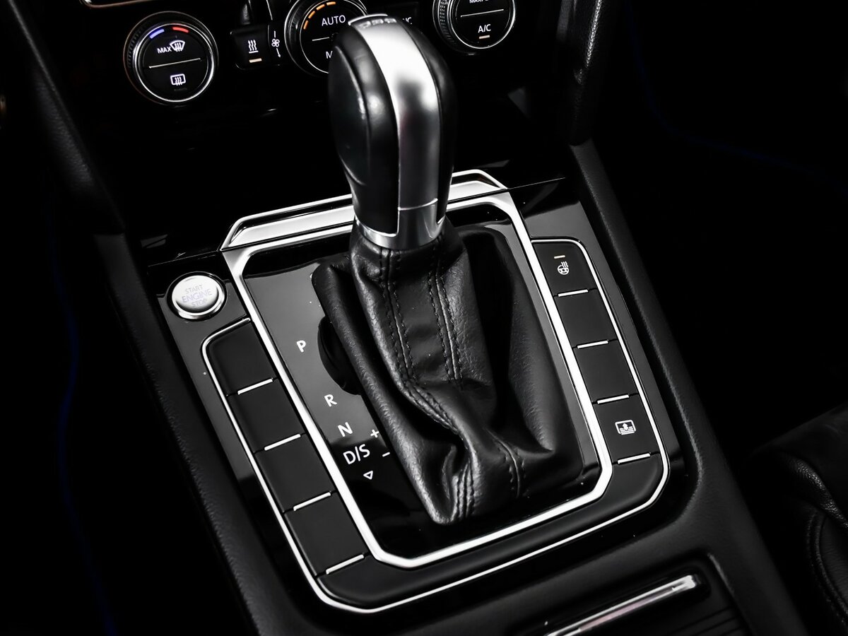 Volkswagen Passat с пробегом — 2018 год. Фото: #13