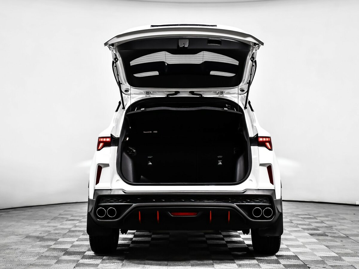 Geely Coolray с пробегом — 2023 год. Фото: #14