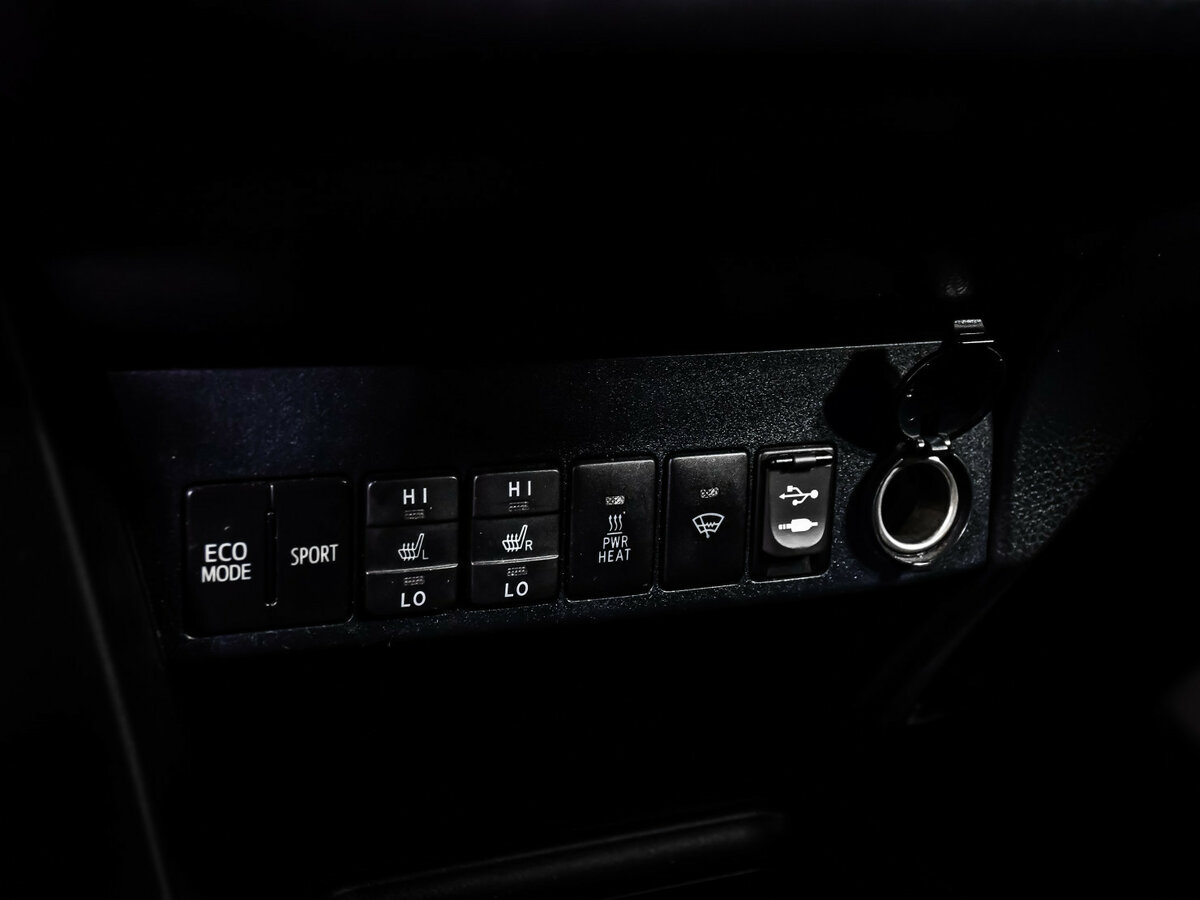 Toyota RAV4 с пробегом — 2013 год. Фото: #13