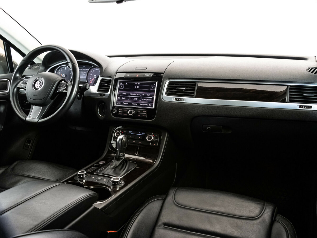 Volkswagen Touareg с пробегом — 2012 год. Фото: #6