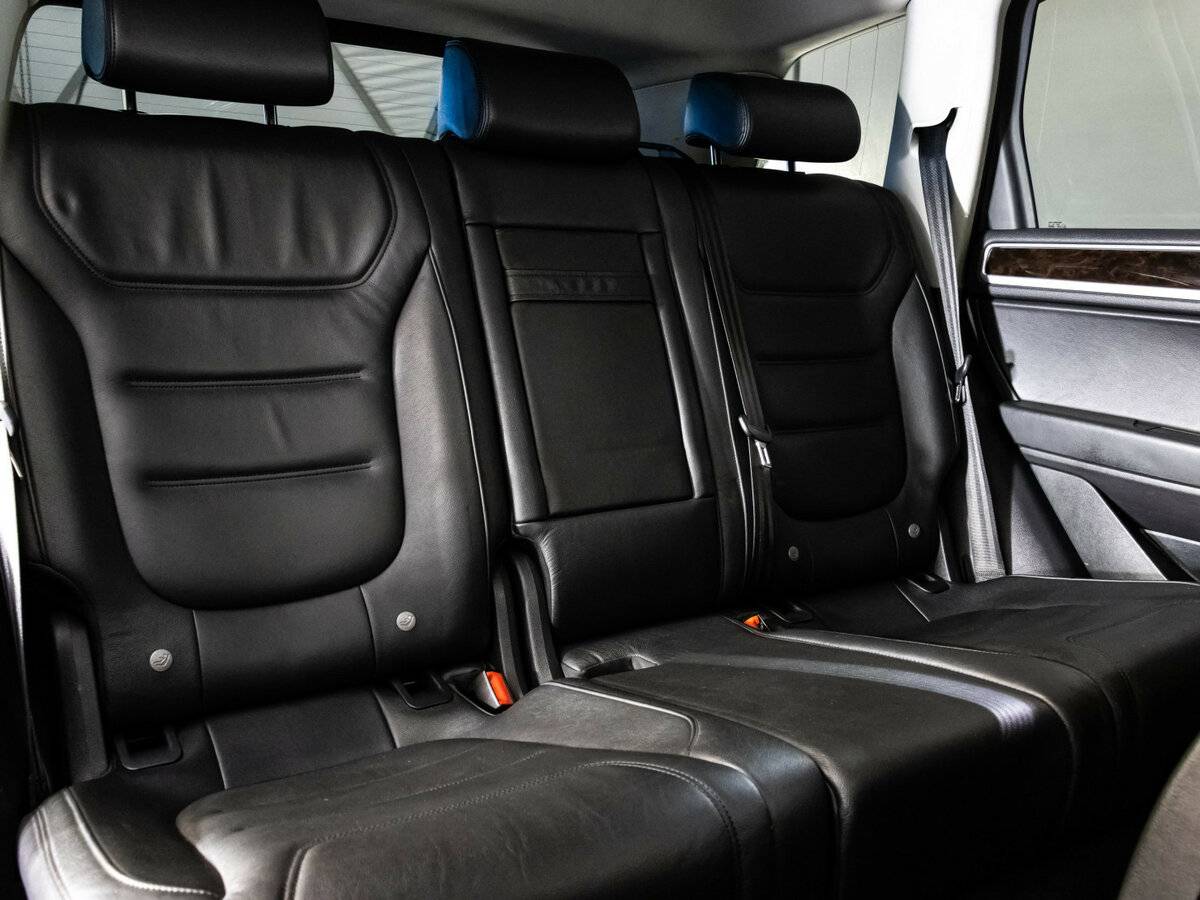 Volkswagen Touareg с пробегом — 2012 год. Фото: #19