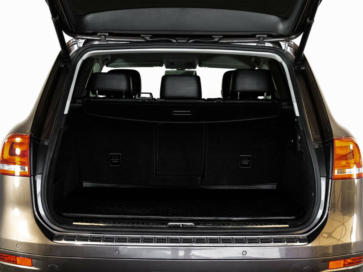 Volkswagen Touareg с пробегом — 2012 год. Фото: #24