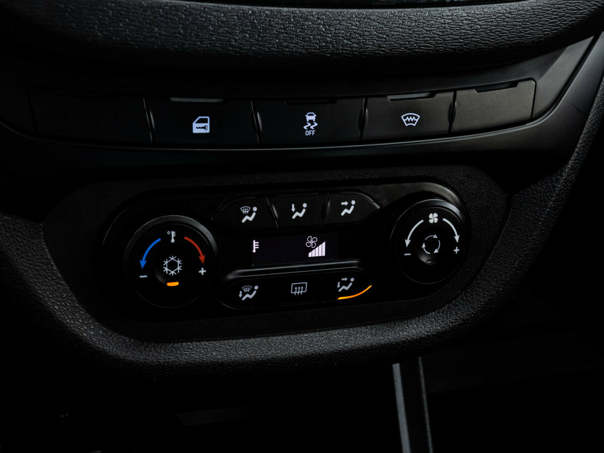 Lada (ВАЗ) Vesta с пробегом — 2018 год. Фото: #10