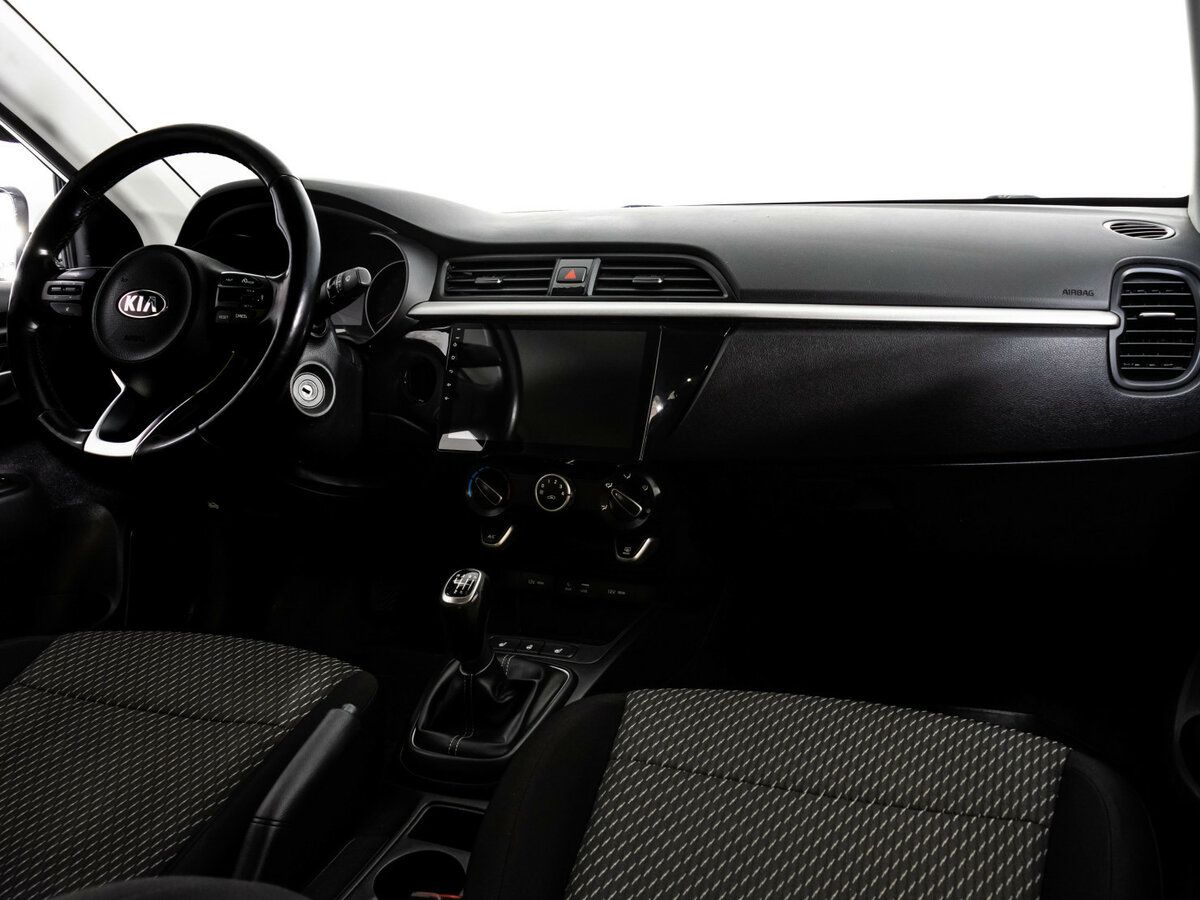 Kia Rio с пробегом — 2017 год. Фото: #6