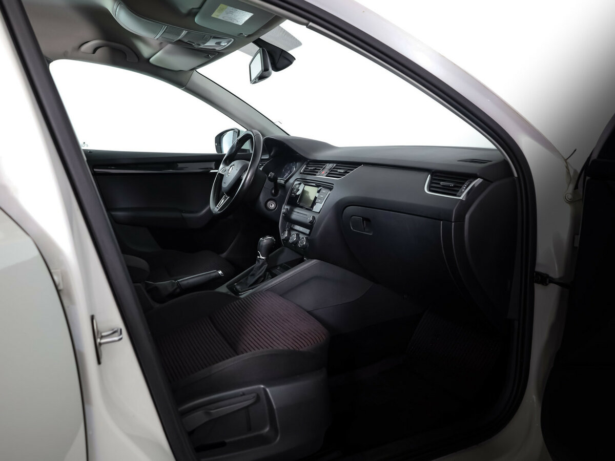 Skoda Octavia с пробегом — 2015 год. Фото: #18