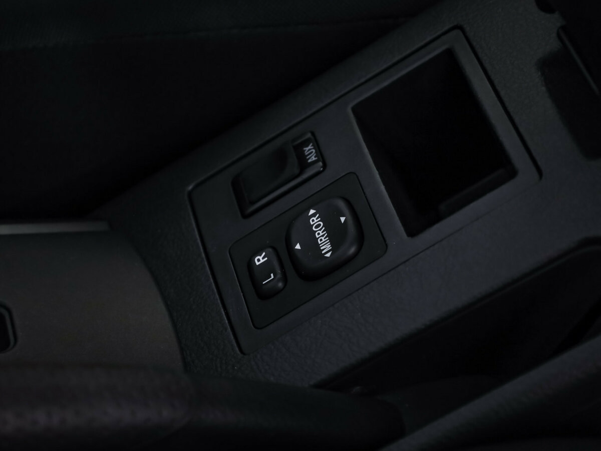 Toyota RAV4 с пробегом — 2012 год. Фото: #16