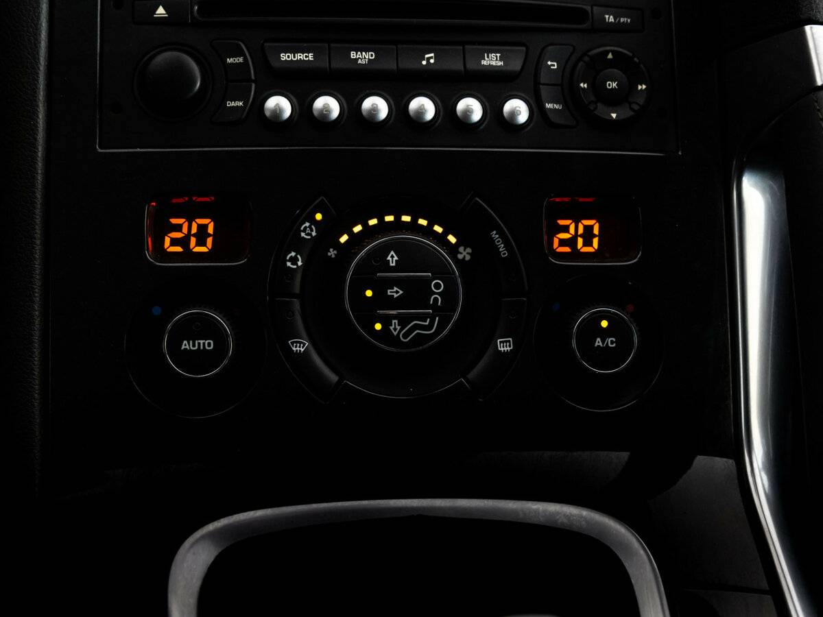 Peugeot 3008 с пробегом — 2014 год. Фото: #10