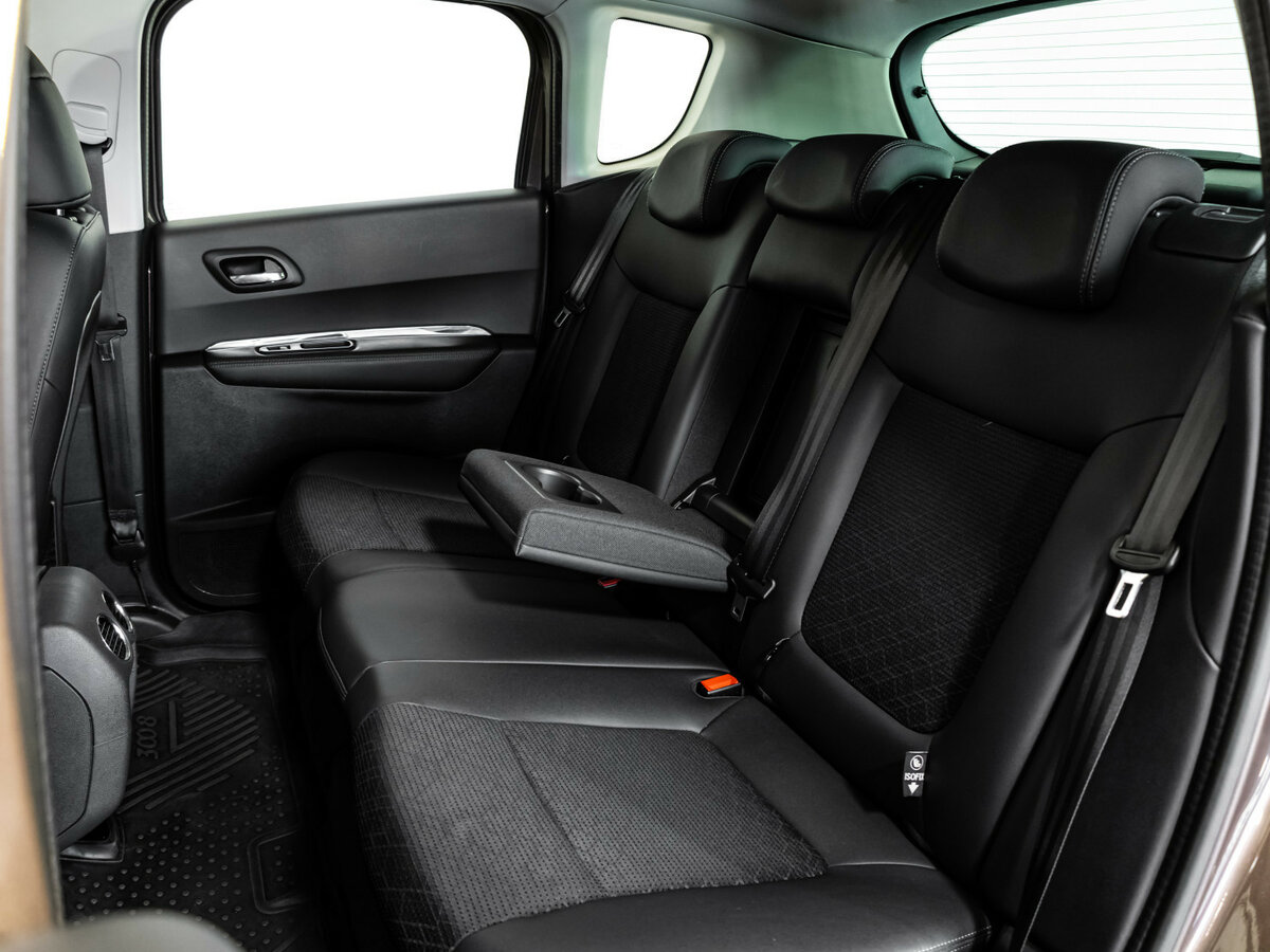 Peugeot 3008 с пробегом — 2014 год. Фото: #14