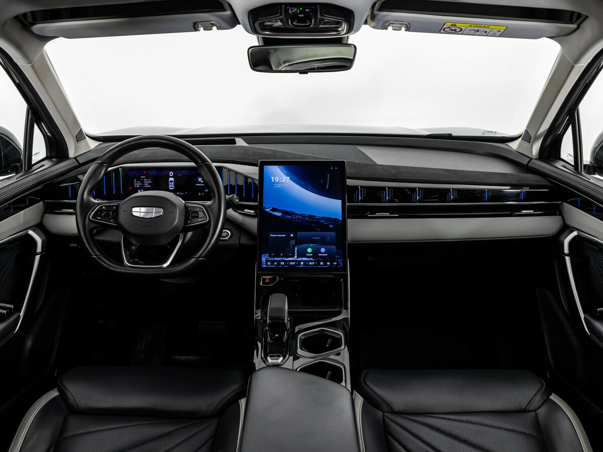 Geely Atlas с пробегом — 2023 год. Фото: #8