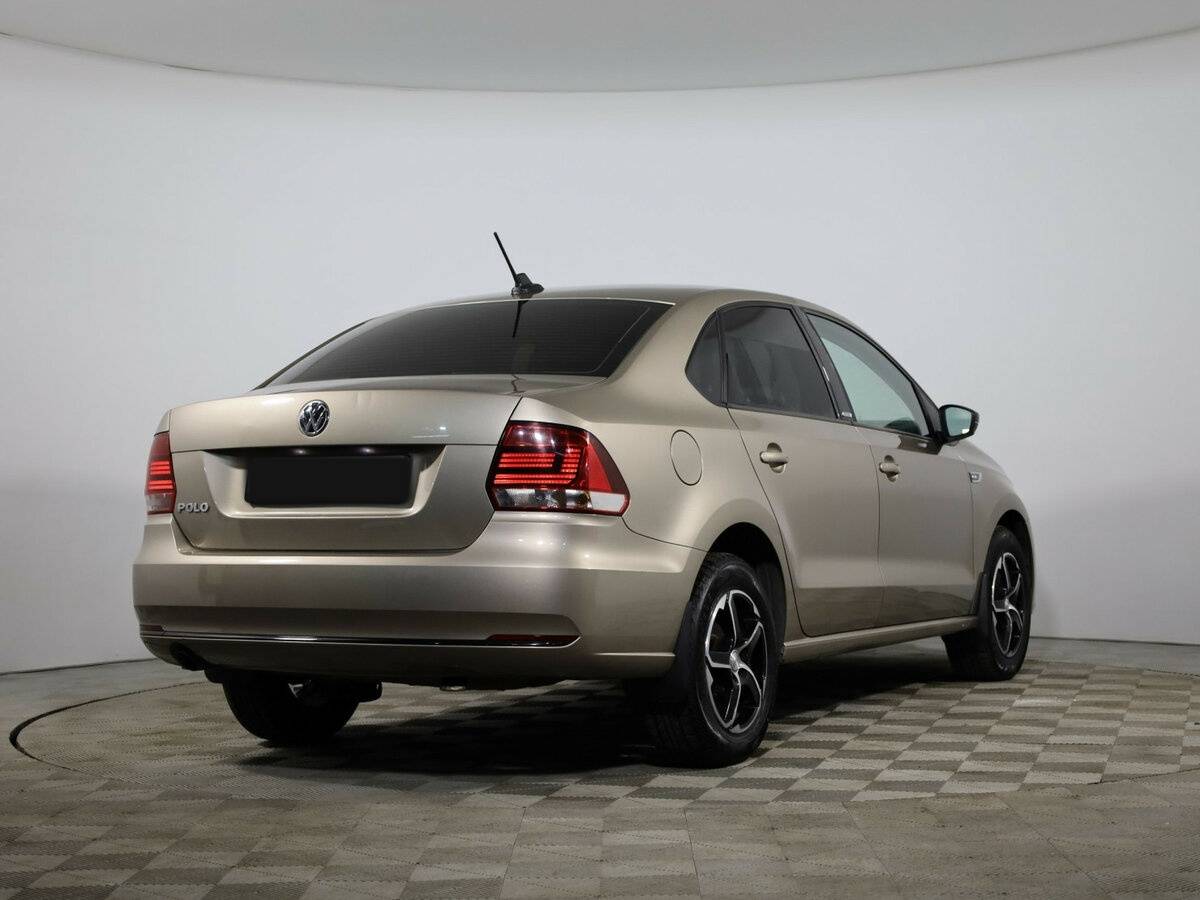 Volkswagen Polo с пробегом — 2017 год. Фото: #3