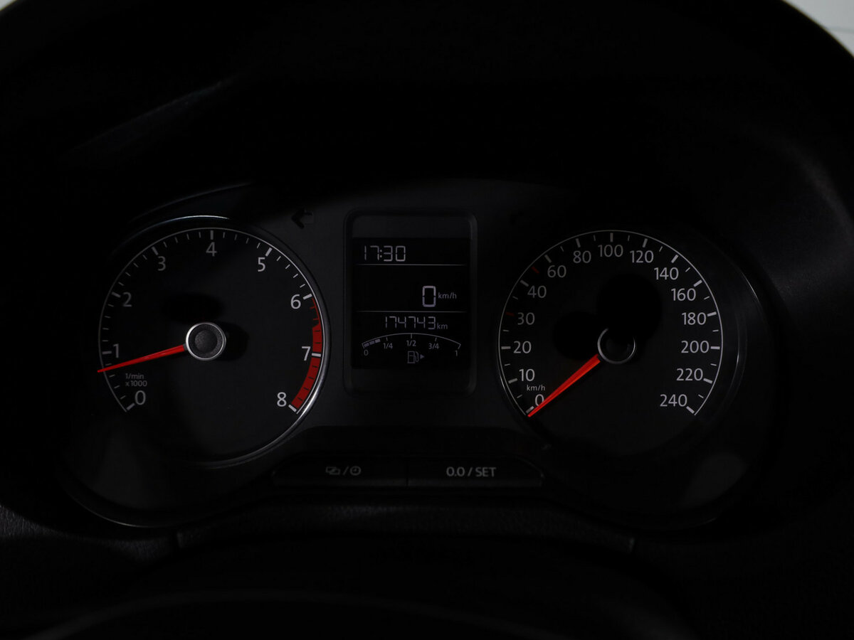 Volkswagen Polo с пробегом — 2017 год. Фото: #12