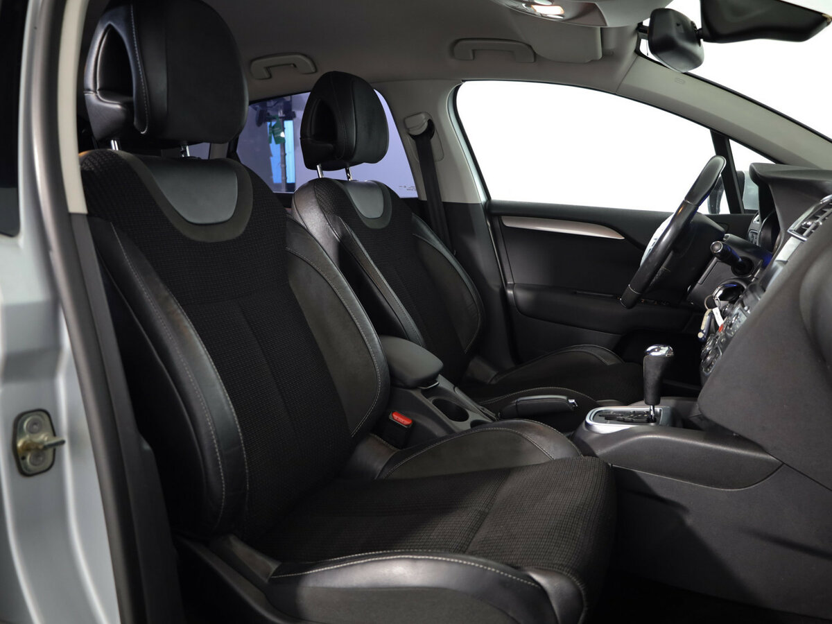 Citroen C4 с пробегом — 2012 год. Фото: #10