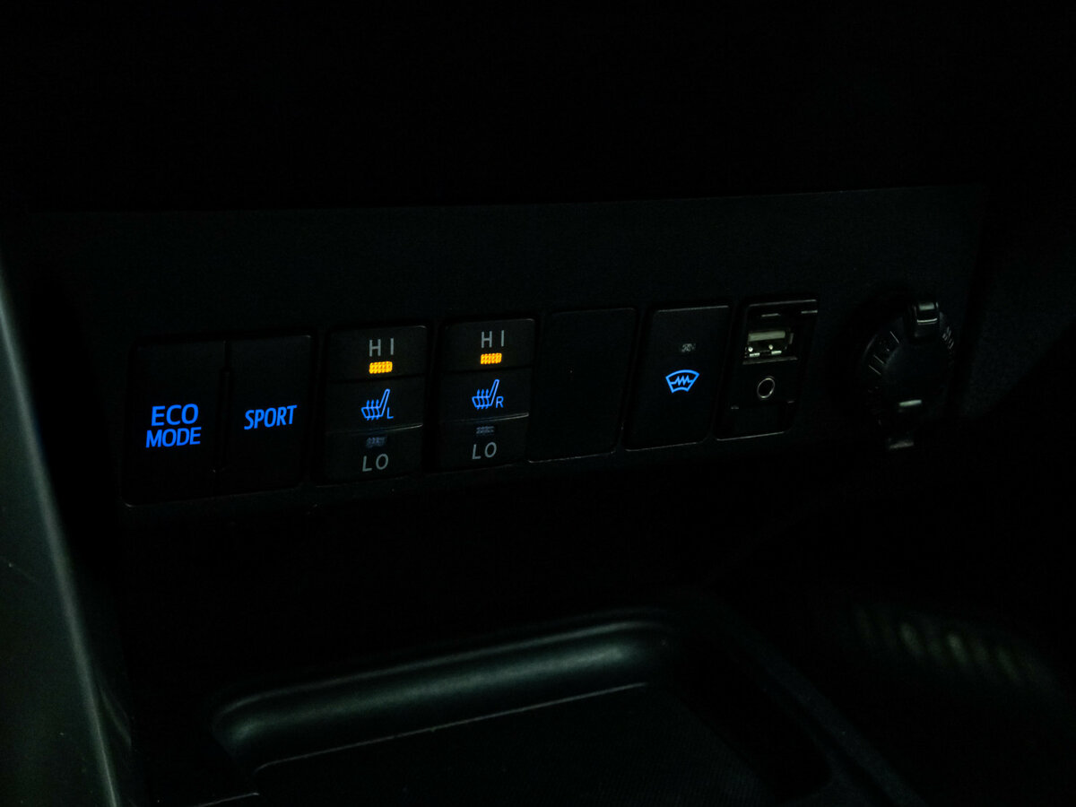 Toyota RAV4 с пробегом — 2016 год. Фото: #10