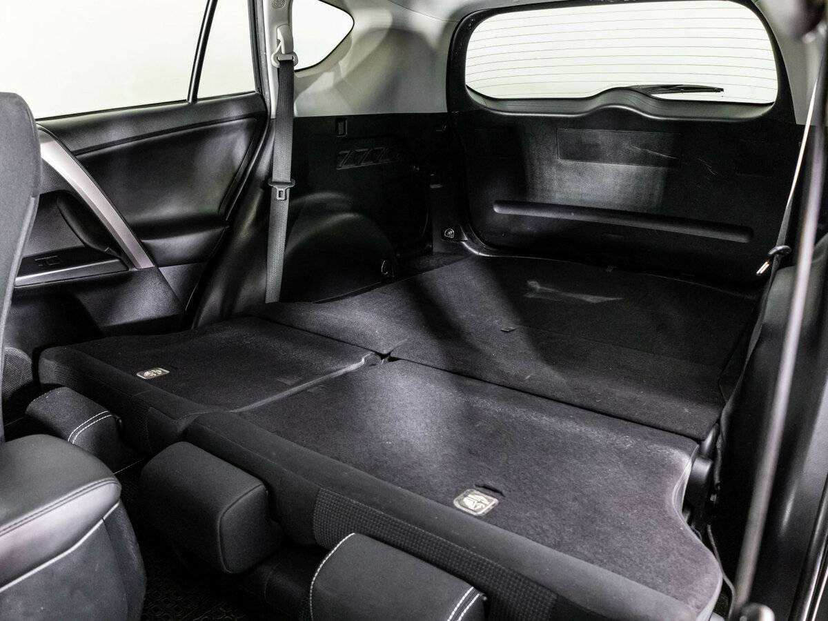 Toyota RAV4 с пробегом — 2016 год. Фото: #14