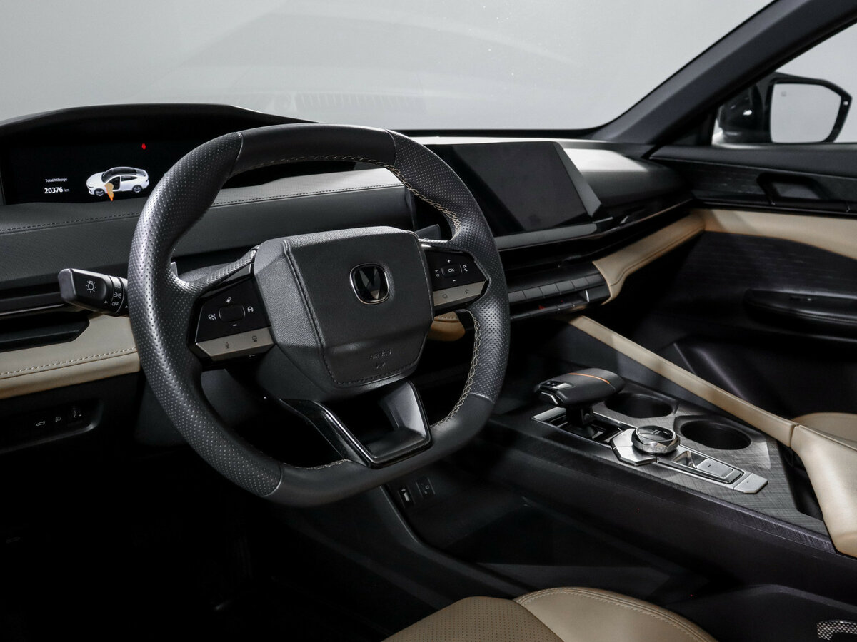 Changan UNI-V с пробегом — 2023 год. Фото: #10