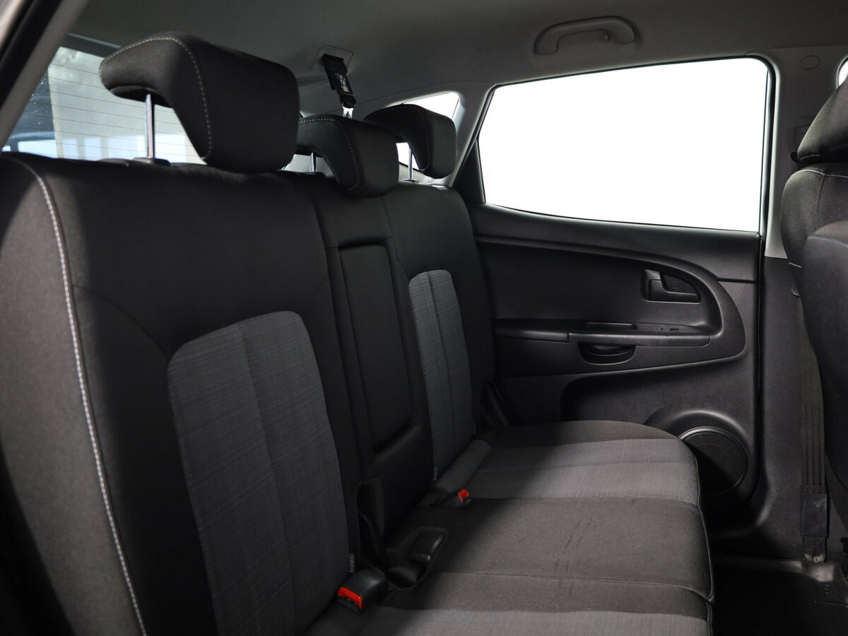 Kia Venga с пробегом — 2012 год. Фото: #8