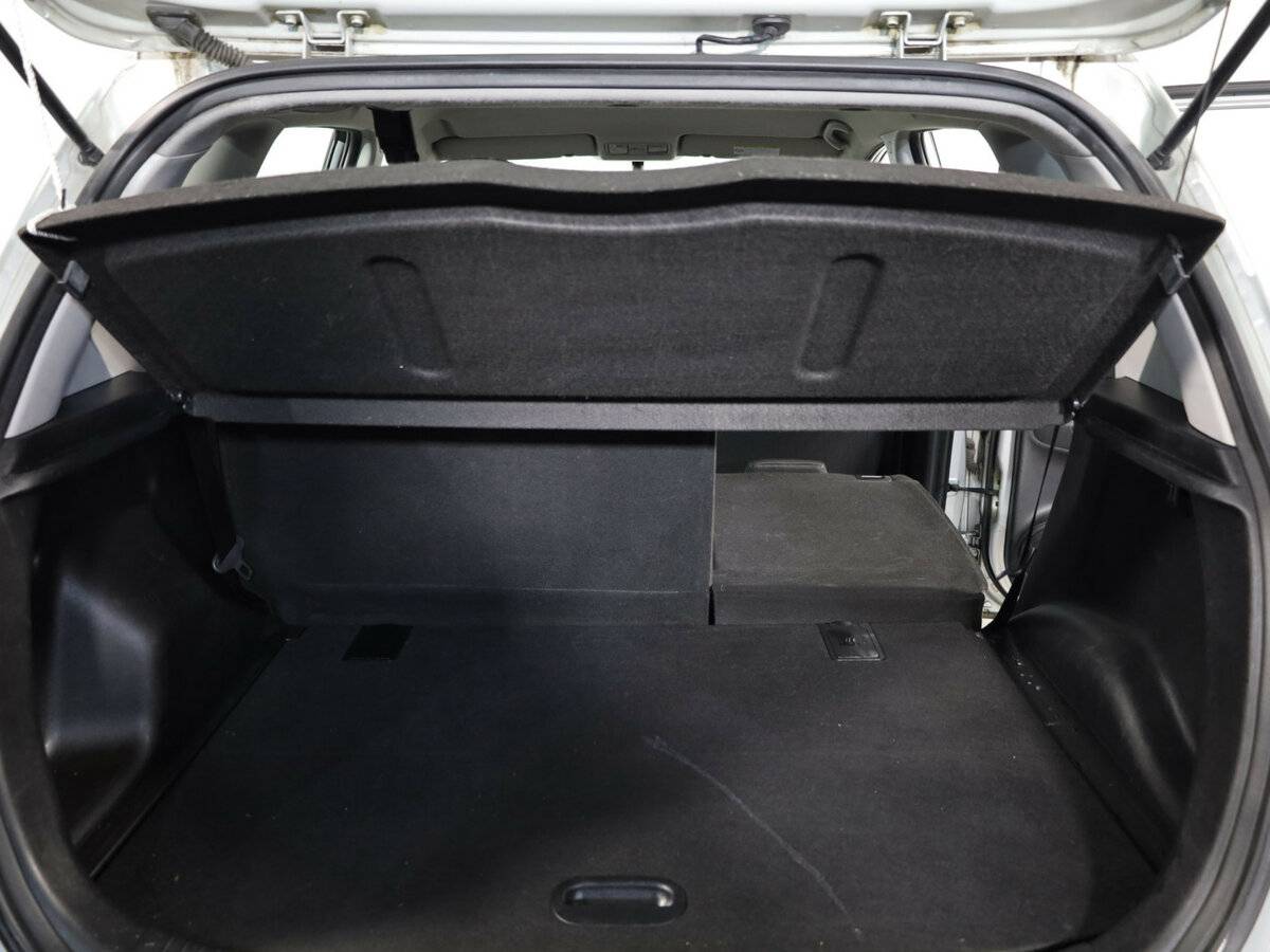 Kia Venga с пробегом — 2012 год. Фото: #11