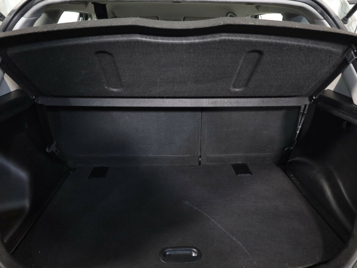 Kia Venga с пробегом — 2012 год. Фото: #12