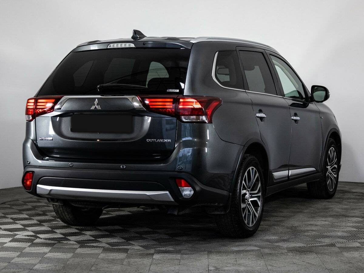Mitsubishi Outlander с пробегом — 2018 год. Фото: #3