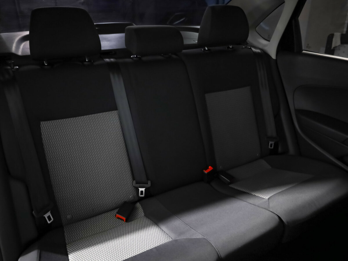 Volkswagen Polo с пробегом — 2013 год. Фото: #15