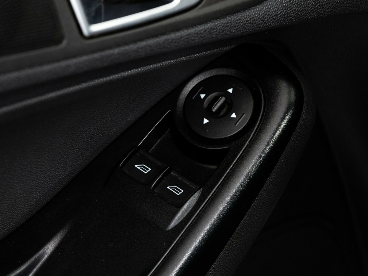 Ford Fiesta с пробегом — 2016 год. Фото: #11