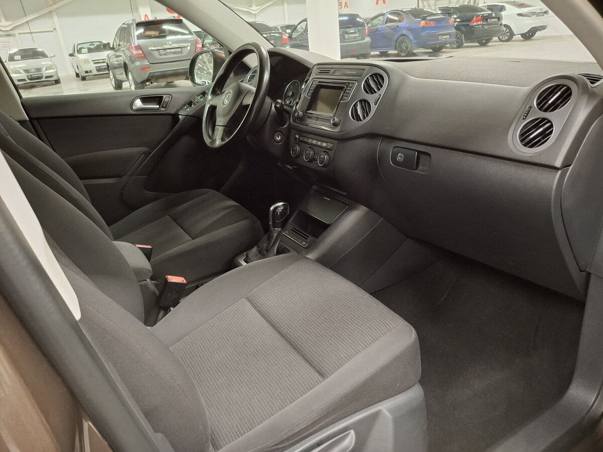 Volkswagen Tiguan с пробегом — 2015 год. Фото: #10