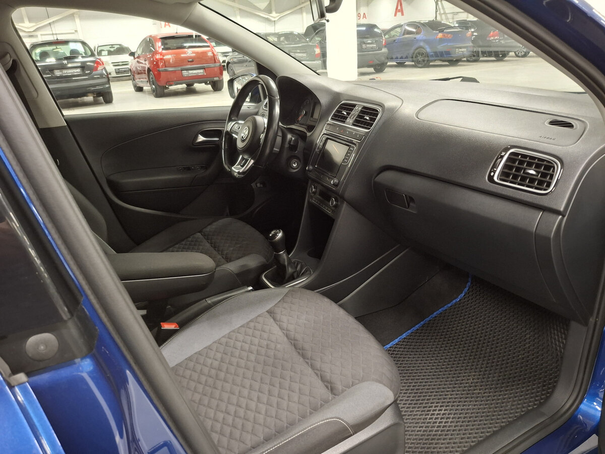 Volkswagen Polo с пробегом — 2018 год. Фото: #10